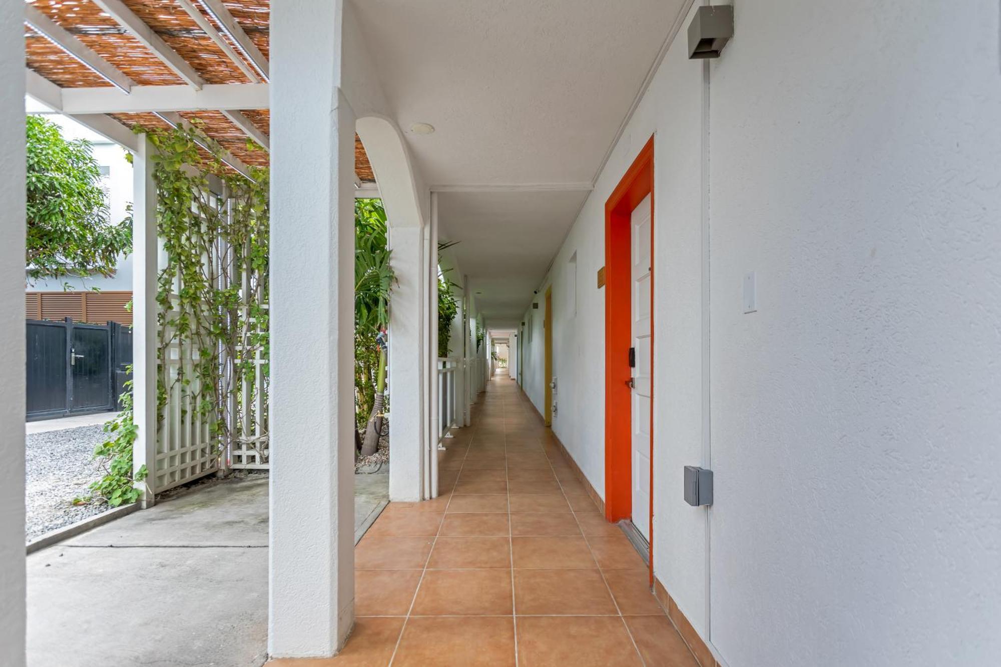 Maho Beach House - Luxe 1-Bedroom - Ocean View Bagian luar foto
