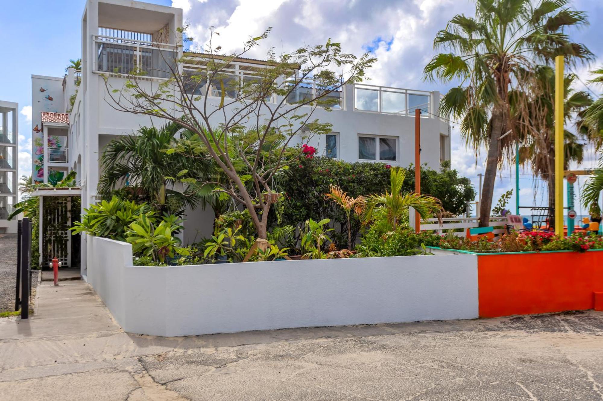 Maho Beach House - Luxe 1-Bedroom - Ocean View Bagian luar foto